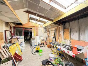 Hangar 7 pièces 182 m²