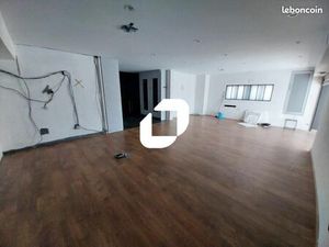 Local commercial 396 m²