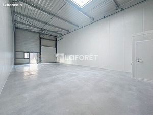Local 105 m² OISSEL