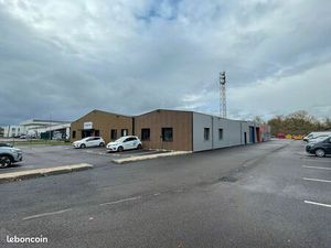 Local d'activité 710 m²