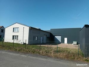 Local d'activité 751 m²