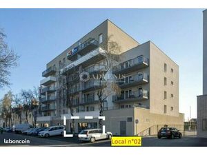 Local commercial 157 m²