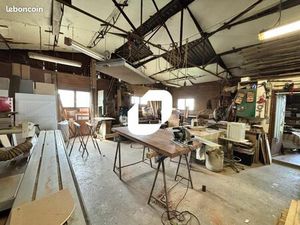 Local d'activité 150 m²