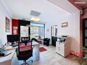 À louer – Local professionnel avec bureaux – Secteur Les Maillets - Croix de Pierre