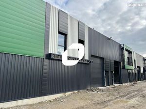 Local industriel 2 670 m²