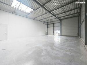 Local 159 m² OISSEL