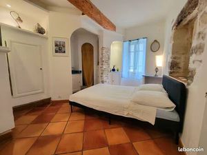 Maison en pierre - proche rivièe