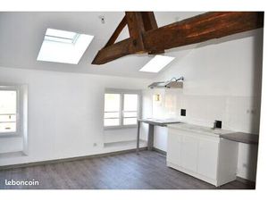 Appartement 2 pièces 50 m² environ  entièrement rénové 460 3eme étage