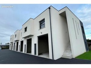 Entrepôt local dépôt proximité immédiate A10