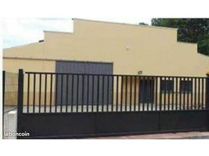 Box de stockage à Saint Justin 40240 sous vidéo surveillance et alarme ; accès 24/24 dans 