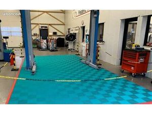 ?◊◊ Espace mécanique à louer avec Pont et établi bien placé