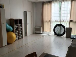 Local d’activité / Bureau – 67m² - 78320