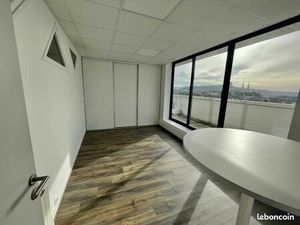 Bureau 192 m²