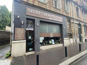 Local commercial 240 m²