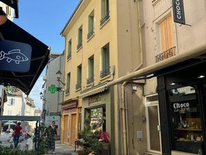 ◊ Local commercial à louer – Rue des Halles  Mantes-la-Jolie