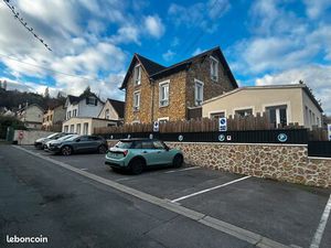 Local commercial refait à neuf 178 m2