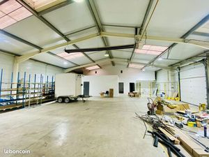 Local 830 m² saleux