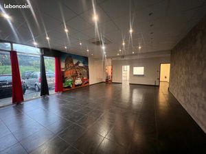 Location Local 97 2m²