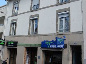 Grand local (RDC)  dont une grande salle de réunion - 4 rue du Lavoir LIMOGES - cour intér