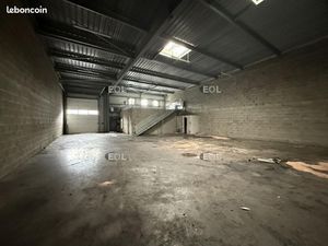 Local bureaux 372 m²