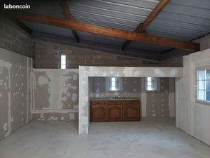 Box dépôt local hangar garage 42m2 Amiens