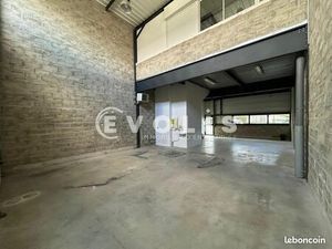 Local d'activité 183 m²