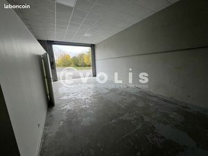 Local d'activité 208 m²