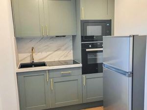 T2 rénové – Résidence sécurisée – Parking privatif – Disponible immédiatement