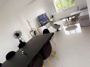 Maison de ville spacieuse avec jardin