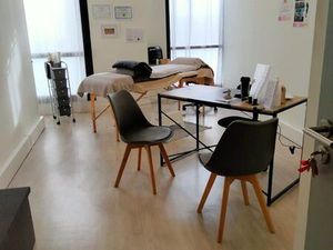 A louer  dans cabinet médical pluridisciplinaire au RDC  un local de 18m2 à Serris 77