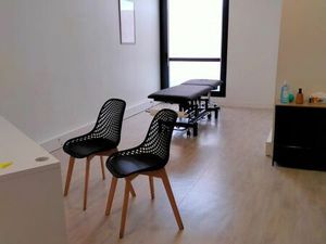 A louer  dans cabinet médical pluridisciplinaire au RDC  un local de 22m2 à Serris 77