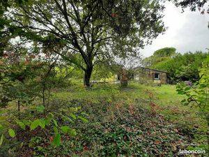 Terrain constructible Saint Quentin la Poterie