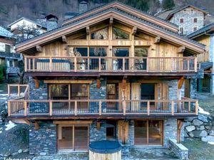 Vends 1/2 Chalet Neuf en Duplex