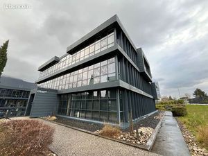 Bureaux  local commercial 100 m² CHALLES LES EAUX