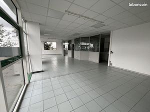 Local 217 m² rivery