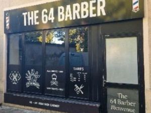 ? À VENDRE – Local commercial + Activité Barber Shop