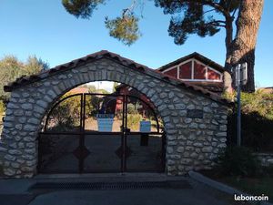 Maison sur terrain 595m2 bien placée