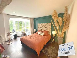 Propriété 5 pièces 145 m²