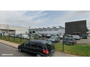 Local bureaux 6 800 m²