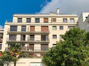 Parking Bécon-les-Bruyères