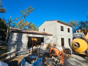 Villa neuve (en cours de construction)149 m² – Piscine – Vue village – Terrain plat