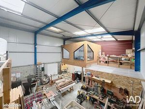 Local 255 m² BRIE-COMTE-ROBERT