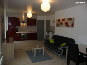 F2 meublé de luxe TV Vaisselles lave linge libre