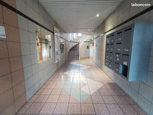 Cabinet  bureau 18m2