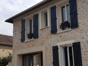 Petite maison de ville à Bois-Le-Roi - 68 m² - A louer