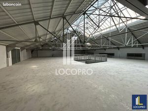 Local commercial 2 000 m²