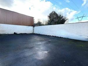 Local 160 m² MARCOUSSIS