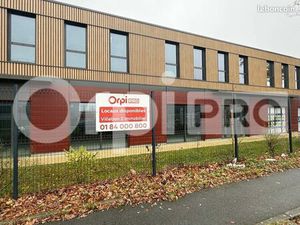 Local d'activité 208 m²