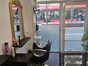 Local commercial faible loyer 800