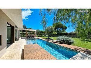 Villa indépendante moderne au calme de plain-pied